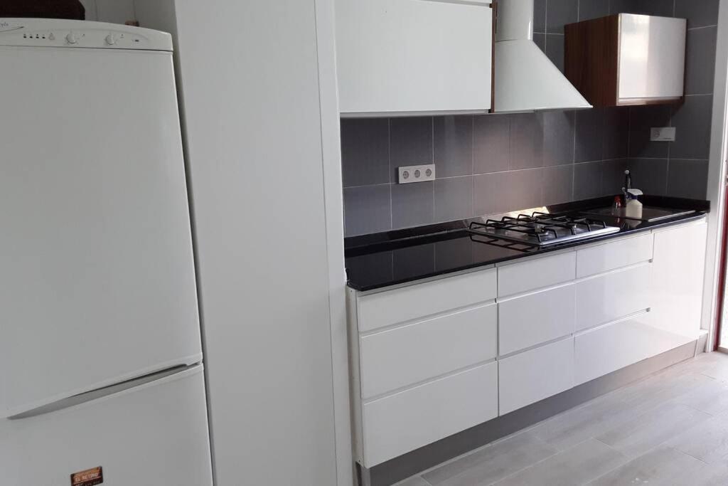 Piso En Primera Linea Con Wifi Y Vistas Al Mar Lo Pagán Εξωτερικό φωτογραφία